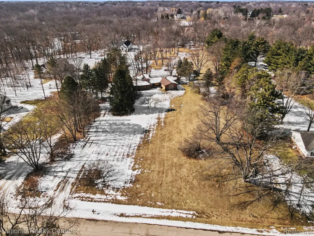 400 Liddy Drive Brighton Township MI 48114