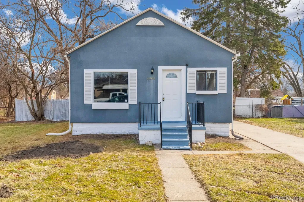 21044 Sunset Avenue Warren City MI 48091