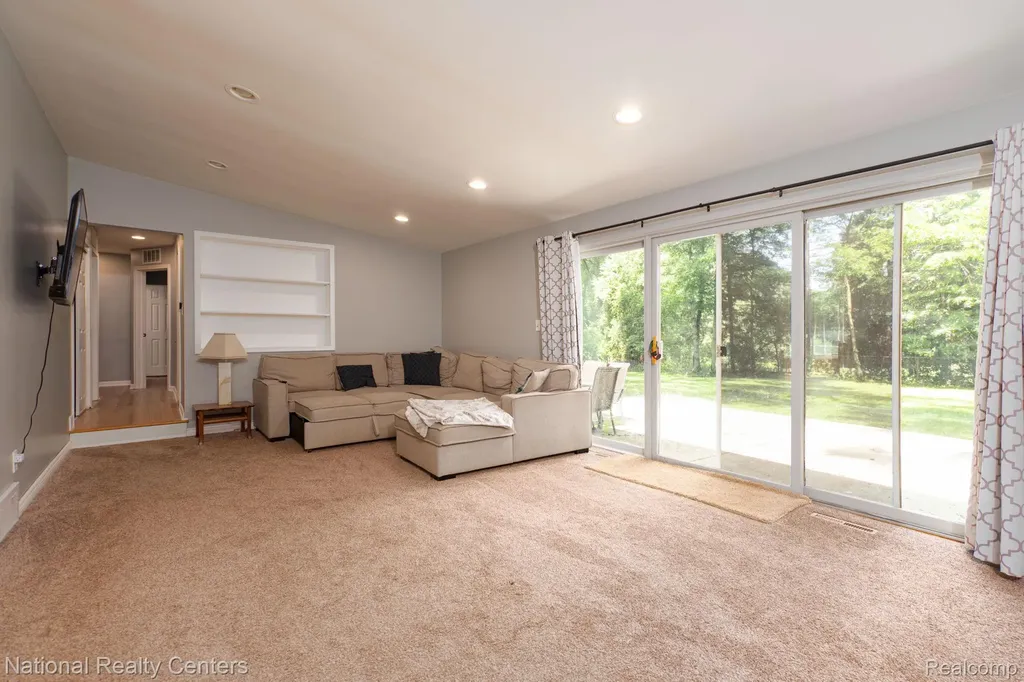 32484 Chesterbrook Street Farmington Hills City MI 48334