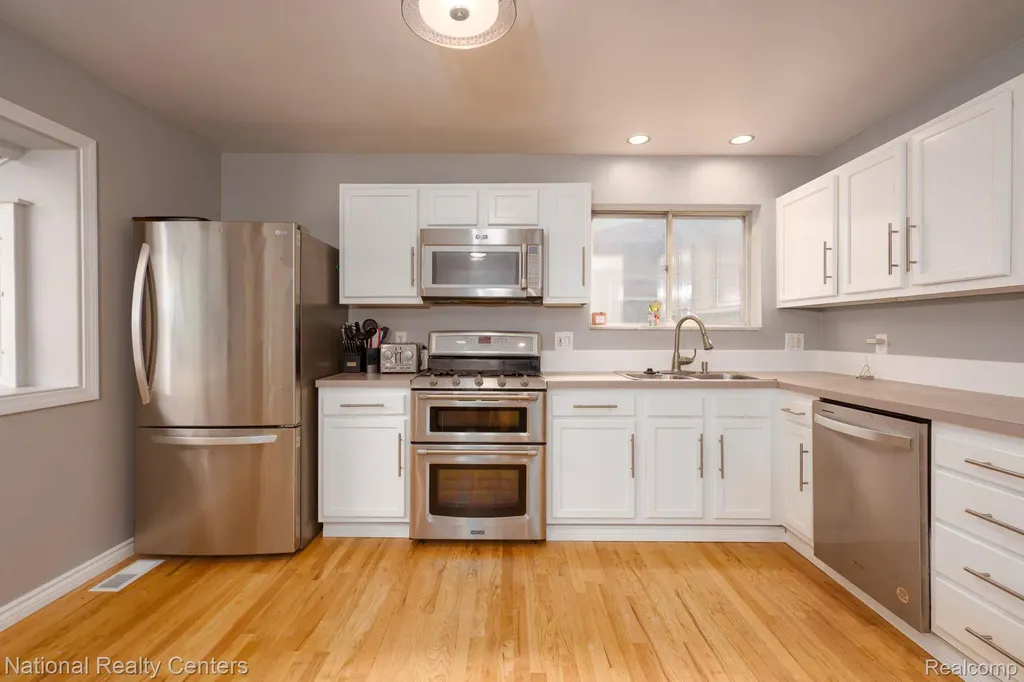 32484 Chesterbrook Street Farmington Hills City MI 48334