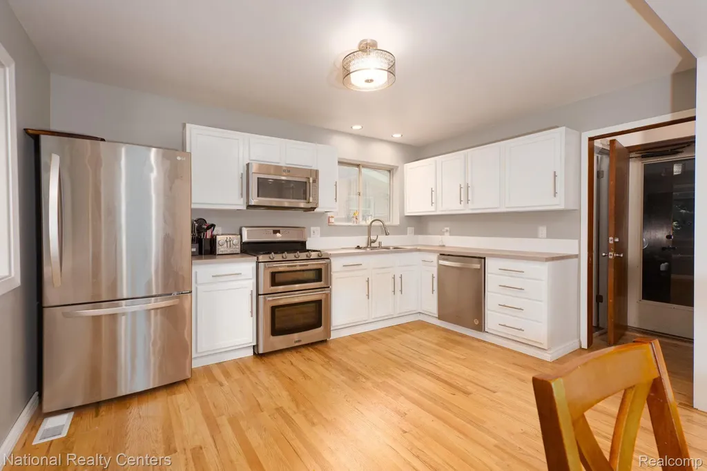 32484 Chesterbrook Street Farmington Hills City MI 48334