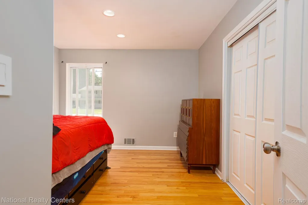 32484 Chesterbrook Street Farmington Hills City MI 48334