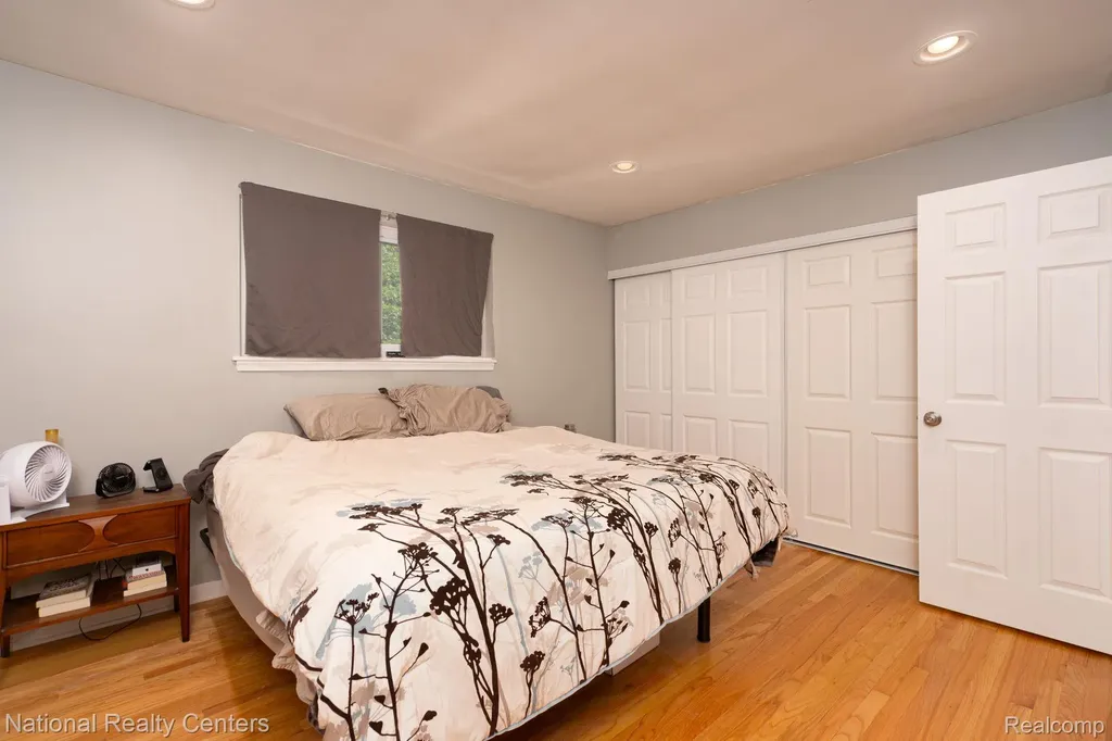 32484 Chesterbrook Street Farmington Hills City MI 48334