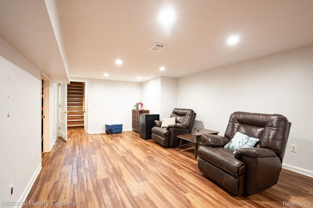 32484 Chesterbrook Street Farmington Hills City MI 48334