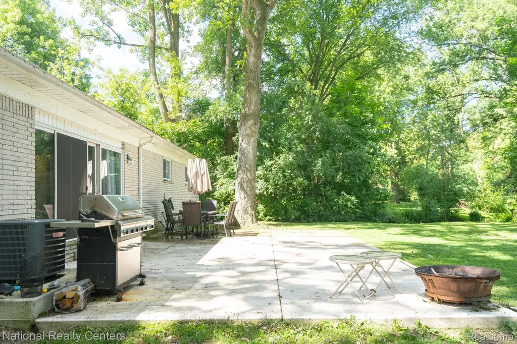 32484 Chesterbrook Street Farmington Hills City MI 48334