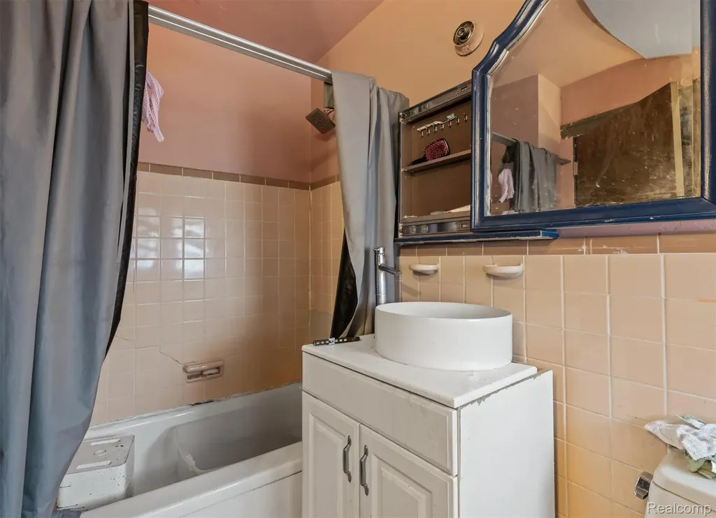 13419 Fenkell Street Detroit City MI 48227