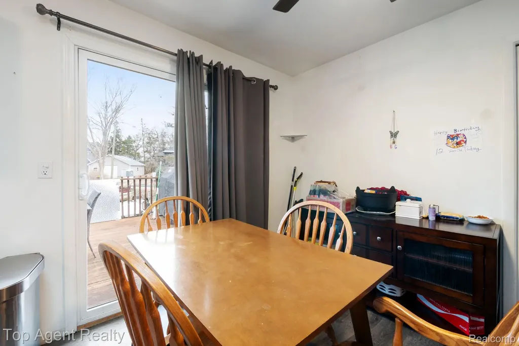 2065 Ridgemont Street Commerce Charter Township MI 48382