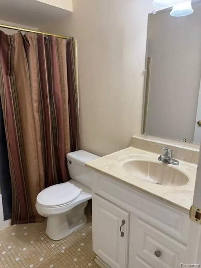 25325 Potomac Drive South Lyon City MI 48178