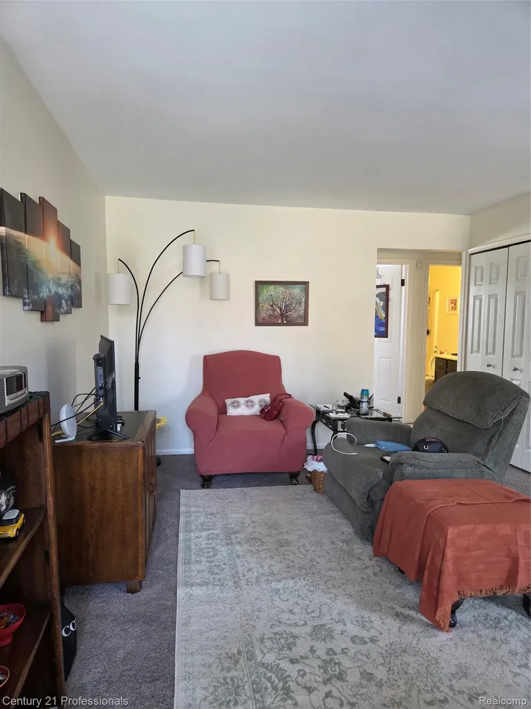 2513 Golden Shores Drive Fenton Charter Township MI 48430