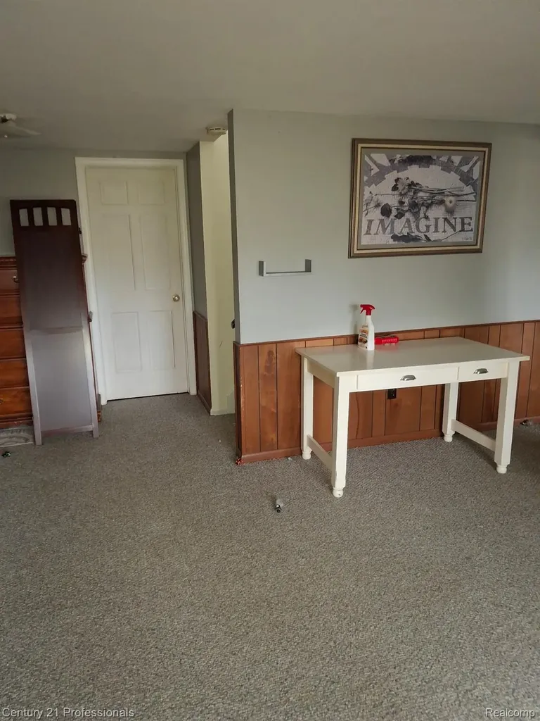 2513 Golden Shores Drive Fenton Charter Township MI 48430