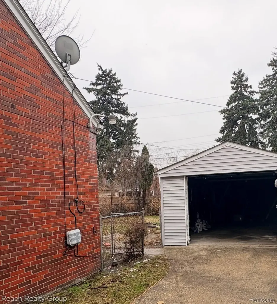 19989 Steel Street Detroit City MI 48235