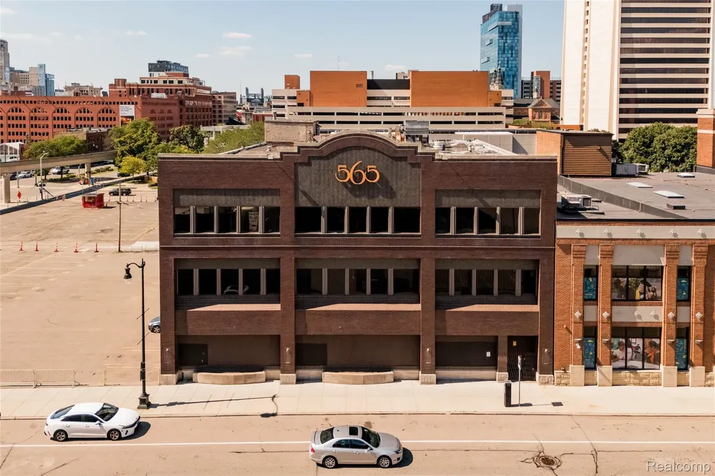 565 E Larned Street Detroit City MI 48226