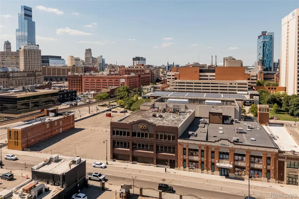 565 E Larned Street Detroit City MI 48226