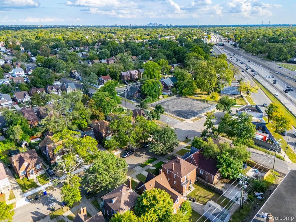 16825 Manor Street Detroit City MI 48221