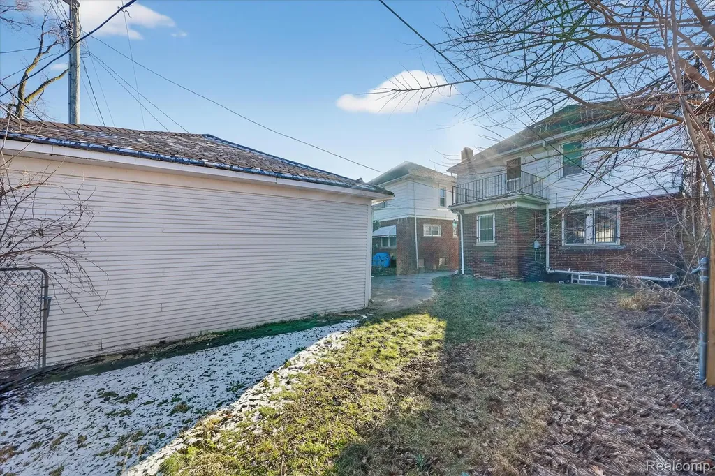 15888 Ohio Street Detroit City MI 48238