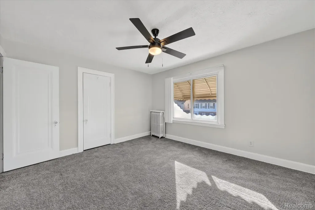 15888 Ohio Street Detroit City MI 48238