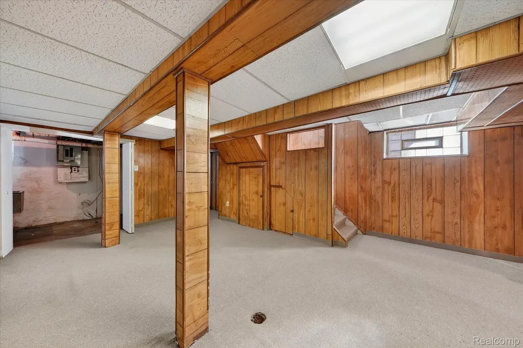15888 Ohio Street Detroit City MI 48238