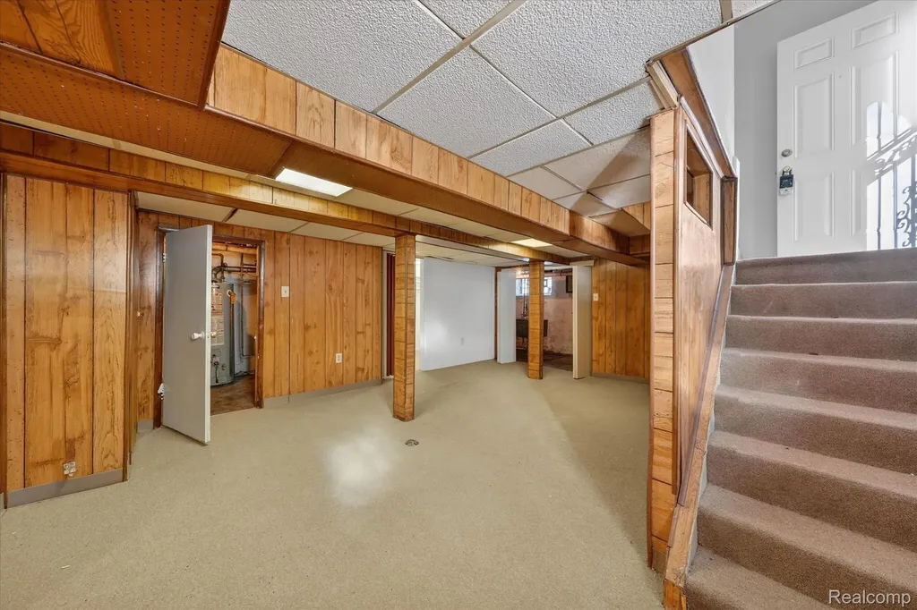 15888 Ohio Street Detroit City MI 48238