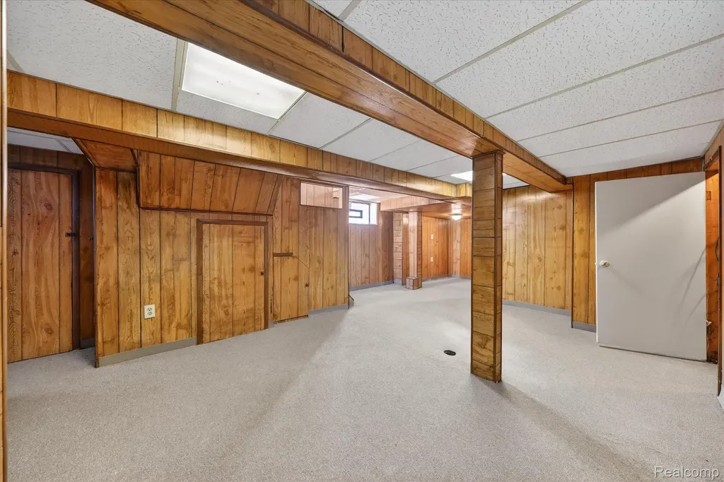 15888 Ohio Street Detroit City MI 48238