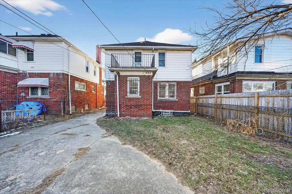 15888 Ohio Street Detroit City MI 48238