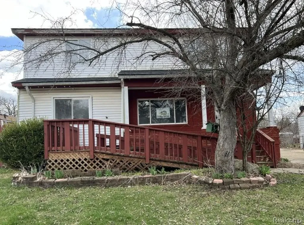 151 W Sheffield Avenue Pontiac City MI 48340