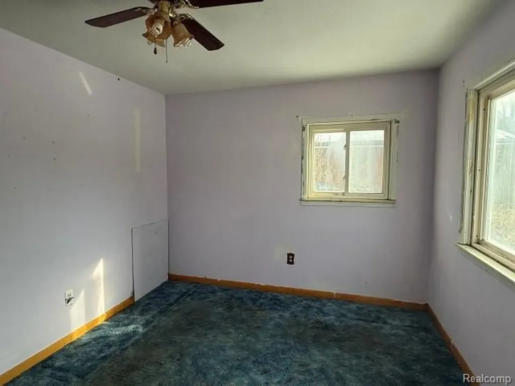151 W Sheffield Avenue Pontiac City MI 48340