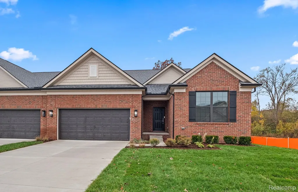 55818 Oak Pointe Drive Shelby Charter Township MI 48315