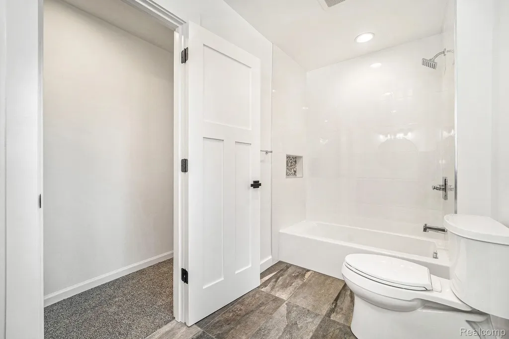 26914 Pebblestone Street Southfield City MI 48034