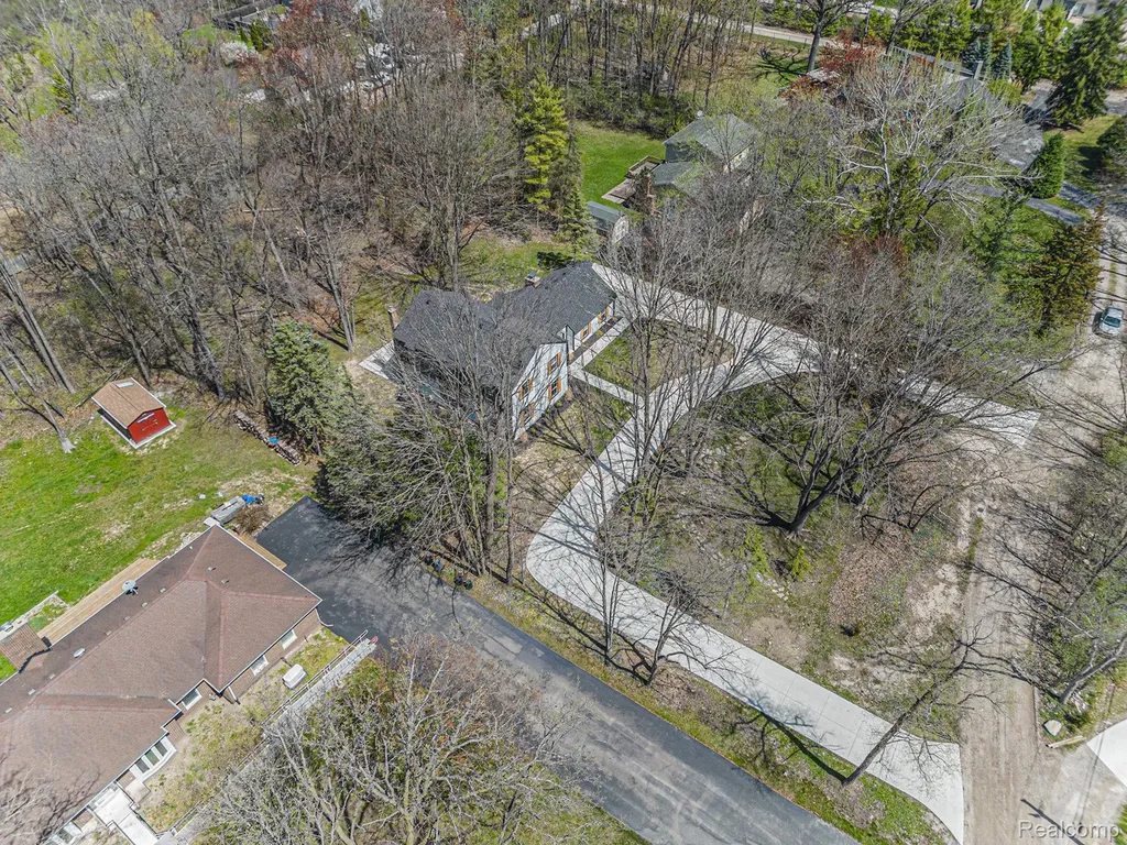 26914 Pebblestone Street Southfield City MI 48034