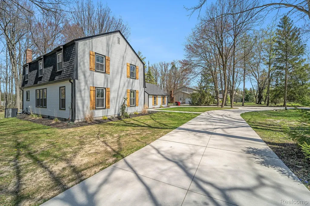 26914 Pebblestone Street Southfield City MI 48034