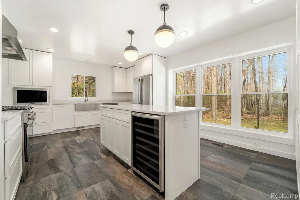 26914 Pebblestone Street Southfield City MI 48034