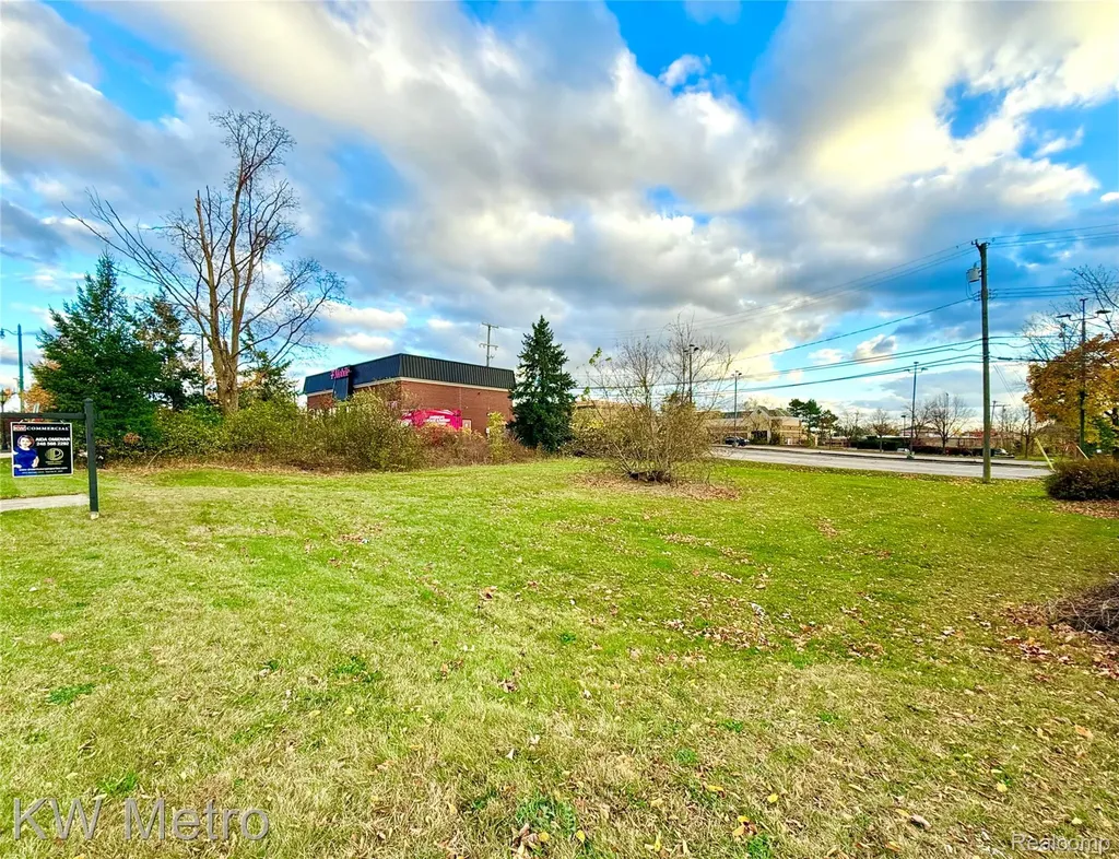 Lot 12, 13 Novi Road Novi City MI 48375