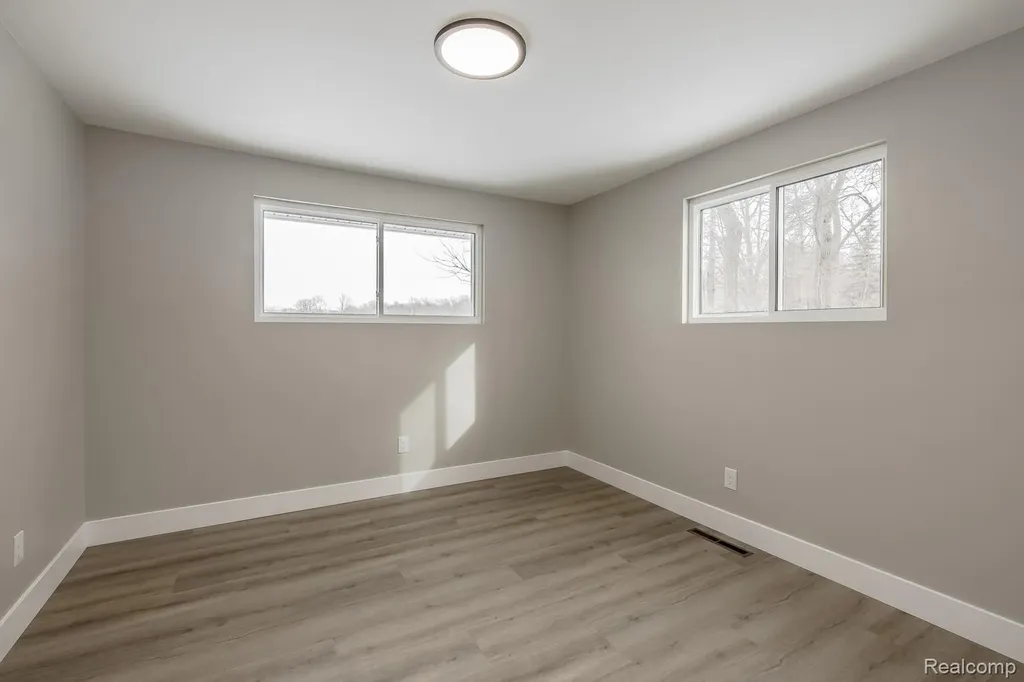 1998 Lakeview Drive Oregon Township MI 48446