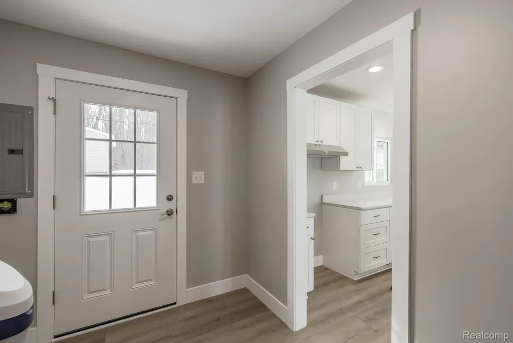 1998 Lakeview Drive Oregon Township MI 48446