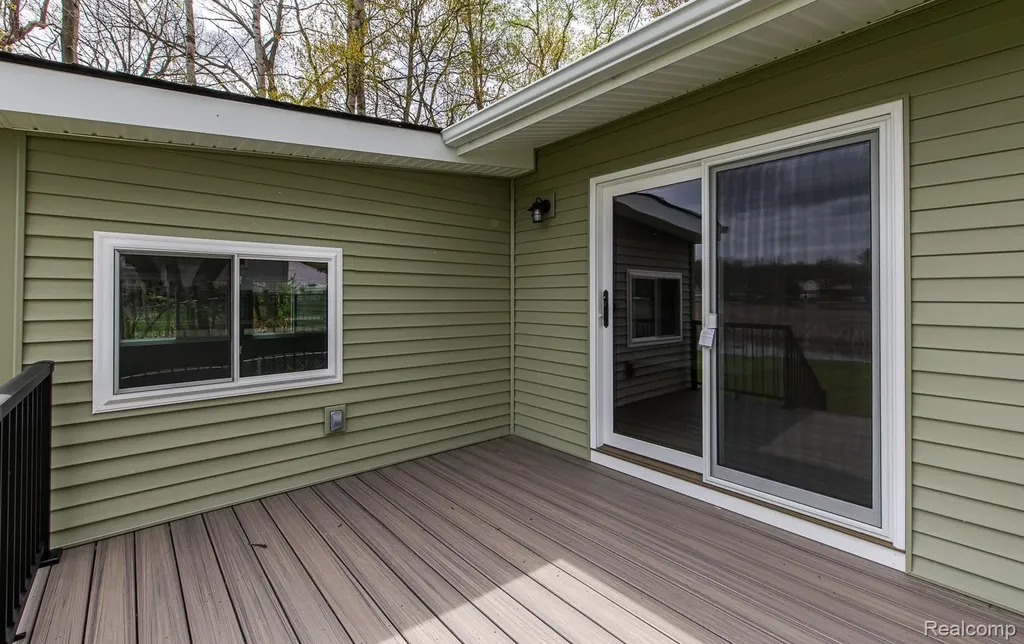 1998 Lakeview Drive Oregon Township MI 48446