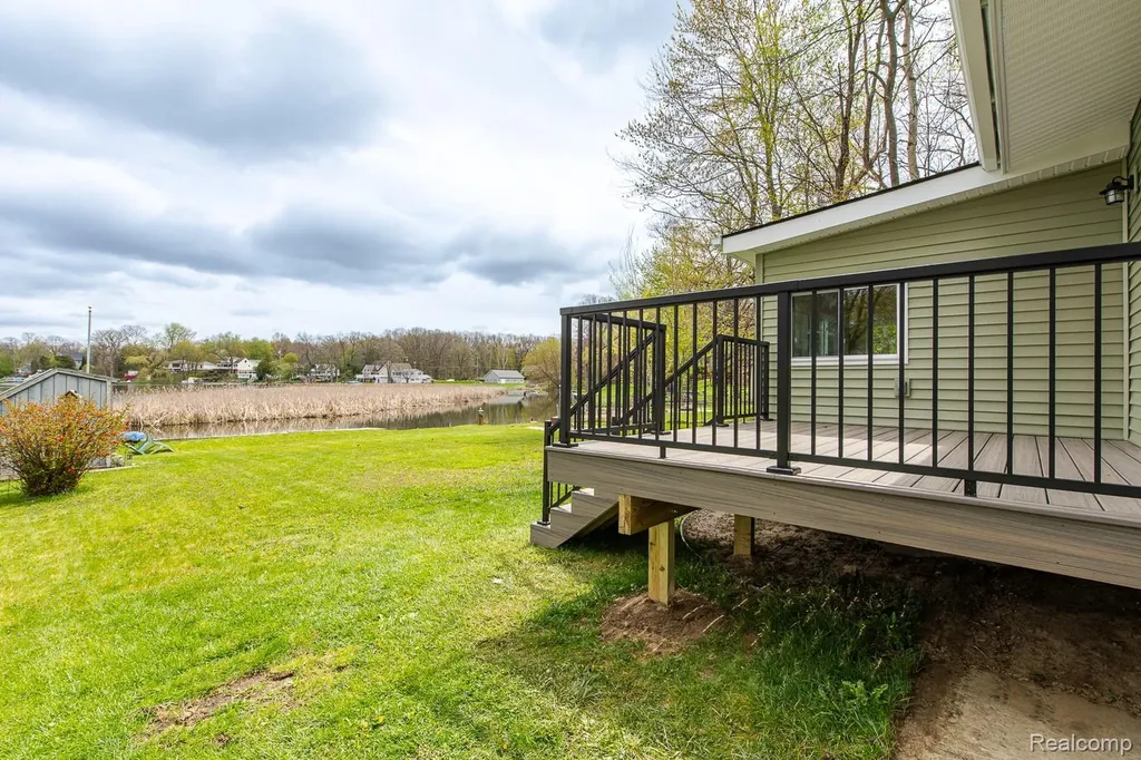 1998 Lakeview Drive Oregon Township MI 48446