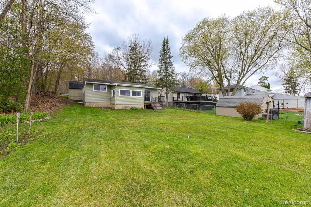 1998 Lakeview Drive Oregon Township MI 48446