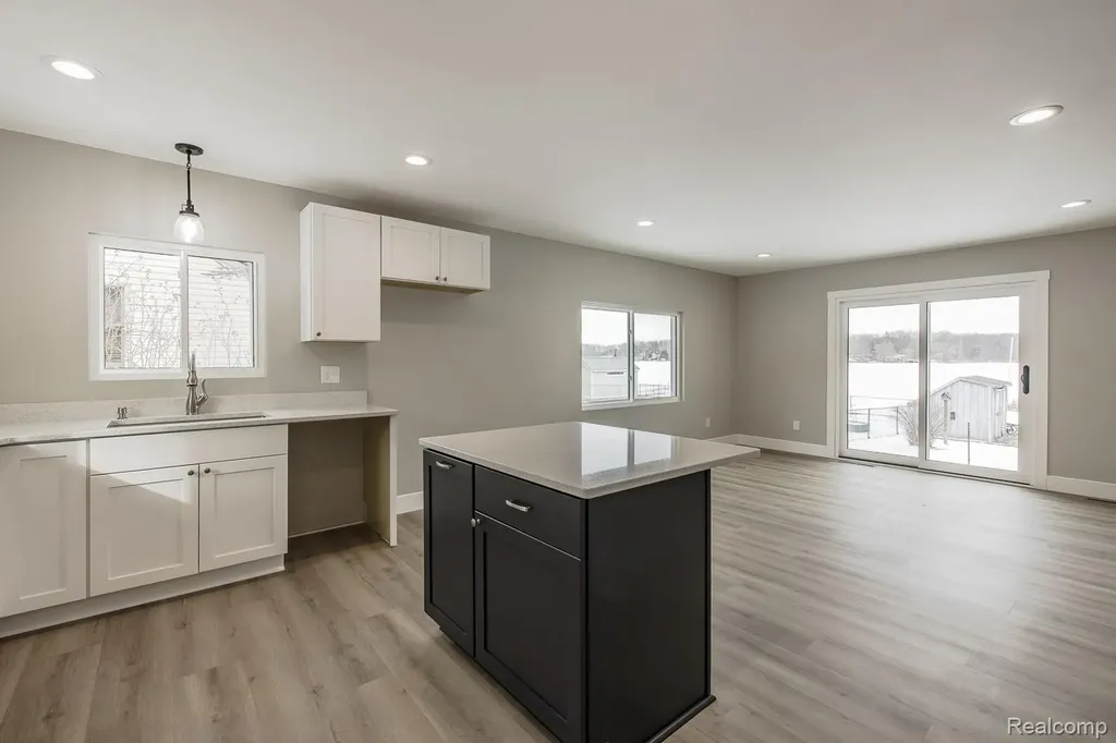1998 Lakeview Drive Oregon Township MI 48446