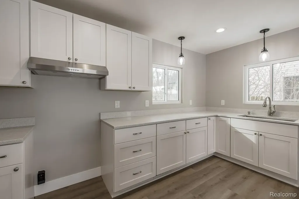 1998 Lakeview Drive Oregon Township MI 48446