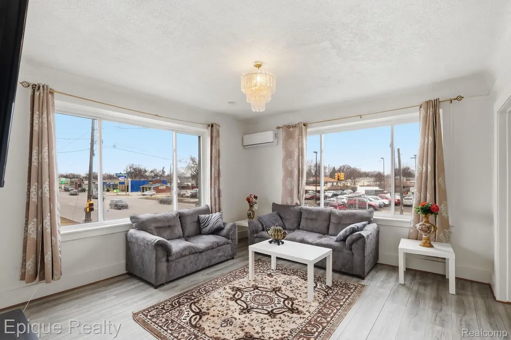 585 Southfield Road Lincoln Park City MI 48146