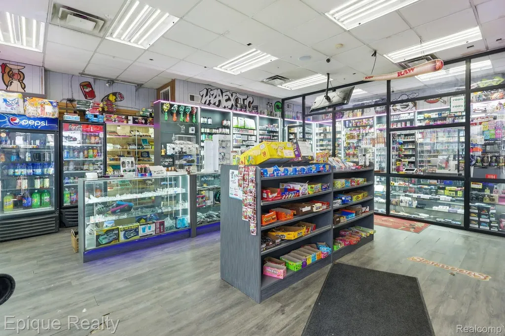 585 Southfield Road Lincoln Park City MI 48146