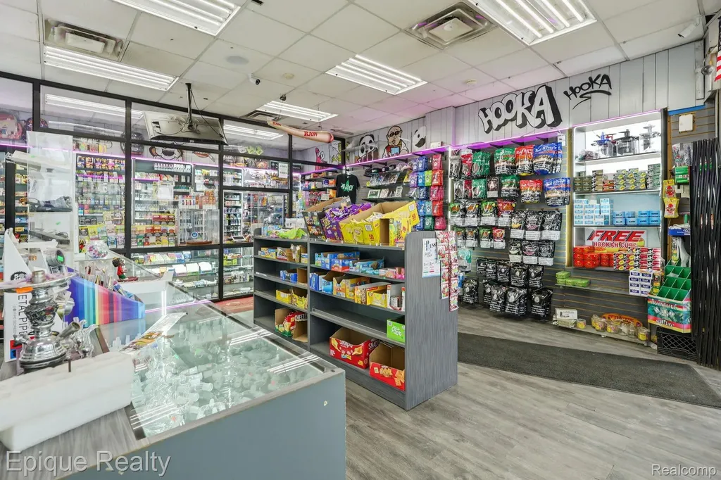 585 Southfield Road Lincoln Park City MI 48146