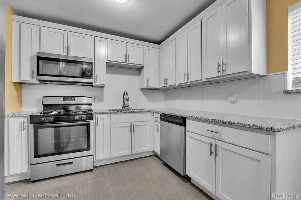 36231 Schley Avenue Westland City MI 48186
