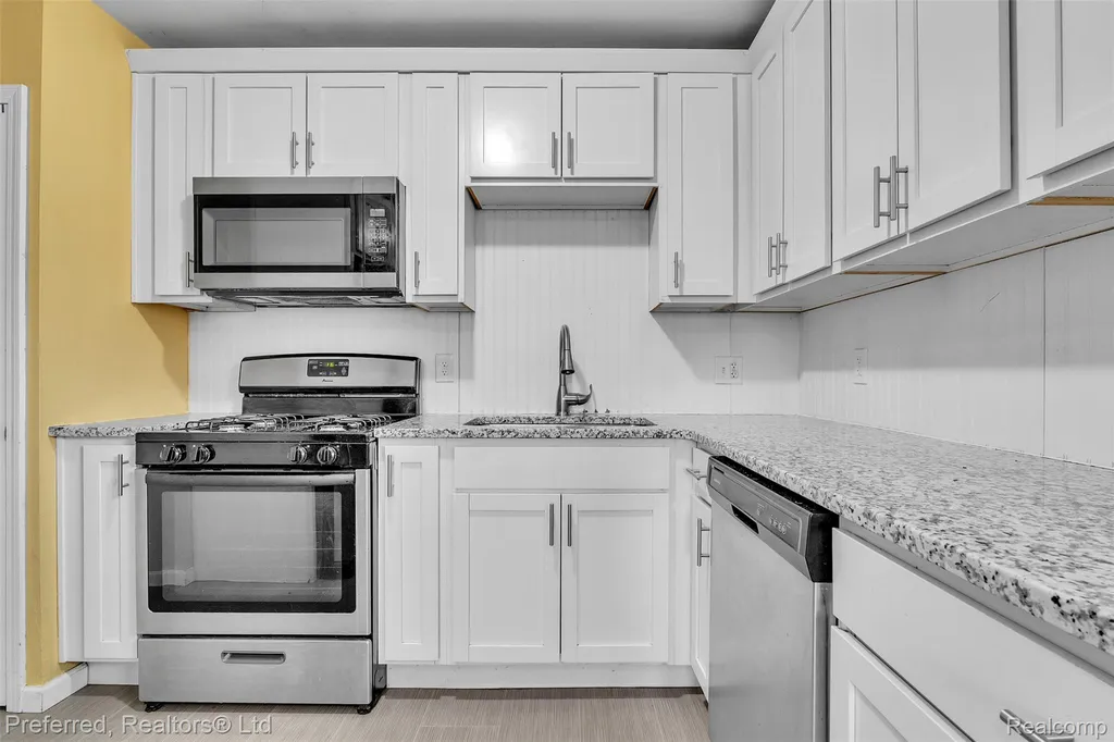 36231 Schley Avenue Westland City MI 48186