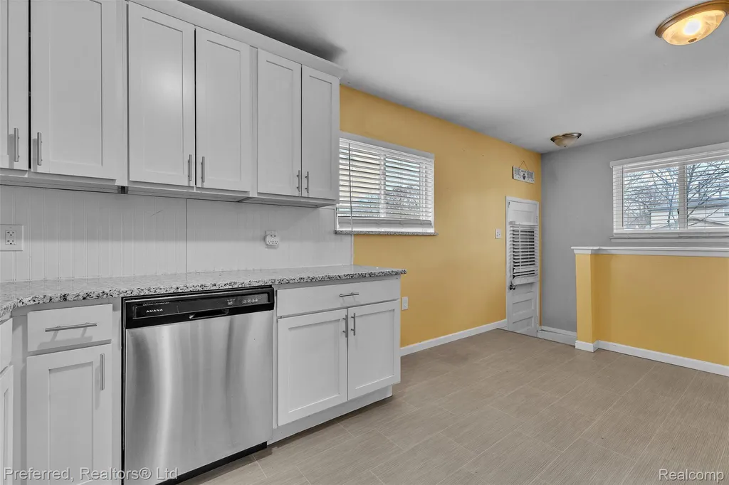 36231 Schley Avenue Westland City MI 48186