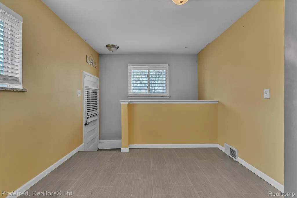 36231 Schley Avenue Westland City MI 48186
