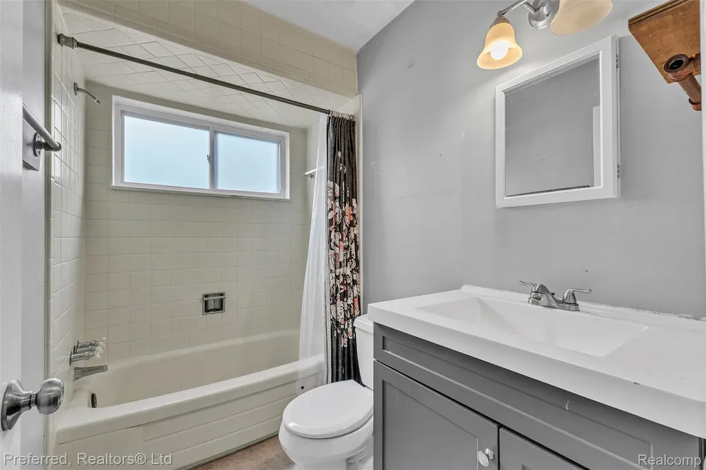 36231 Schley Avenue Westland City MI 48186