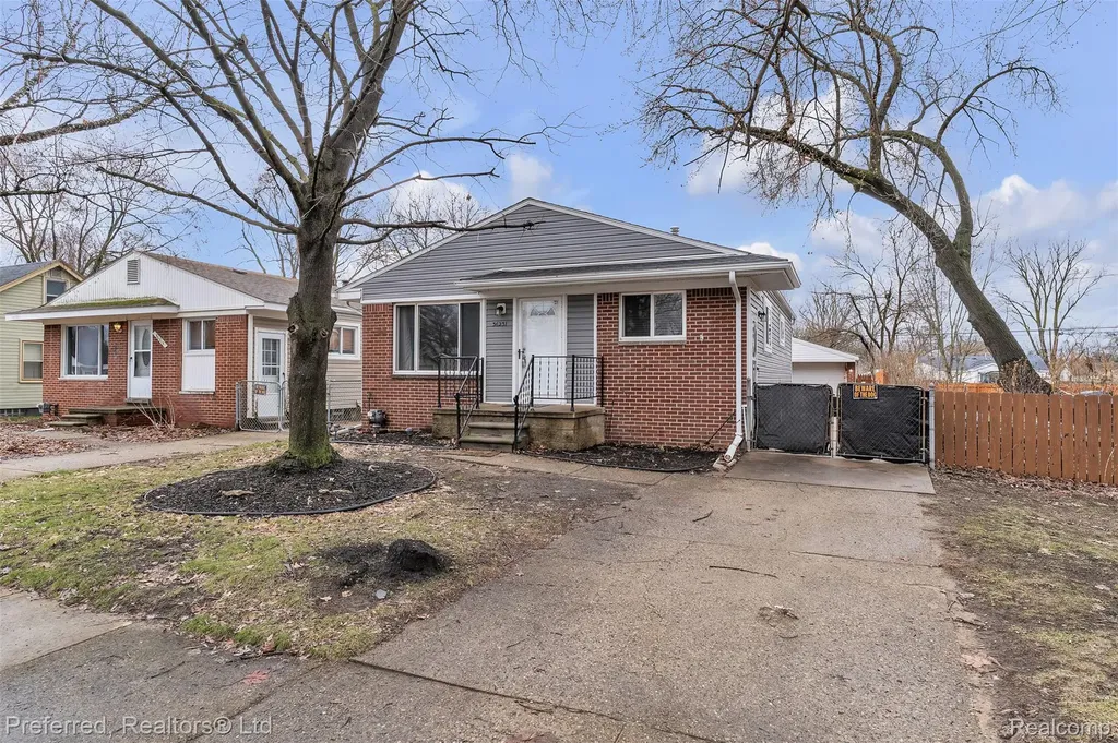 36231 Schley Avenue Westland City MI 48186
