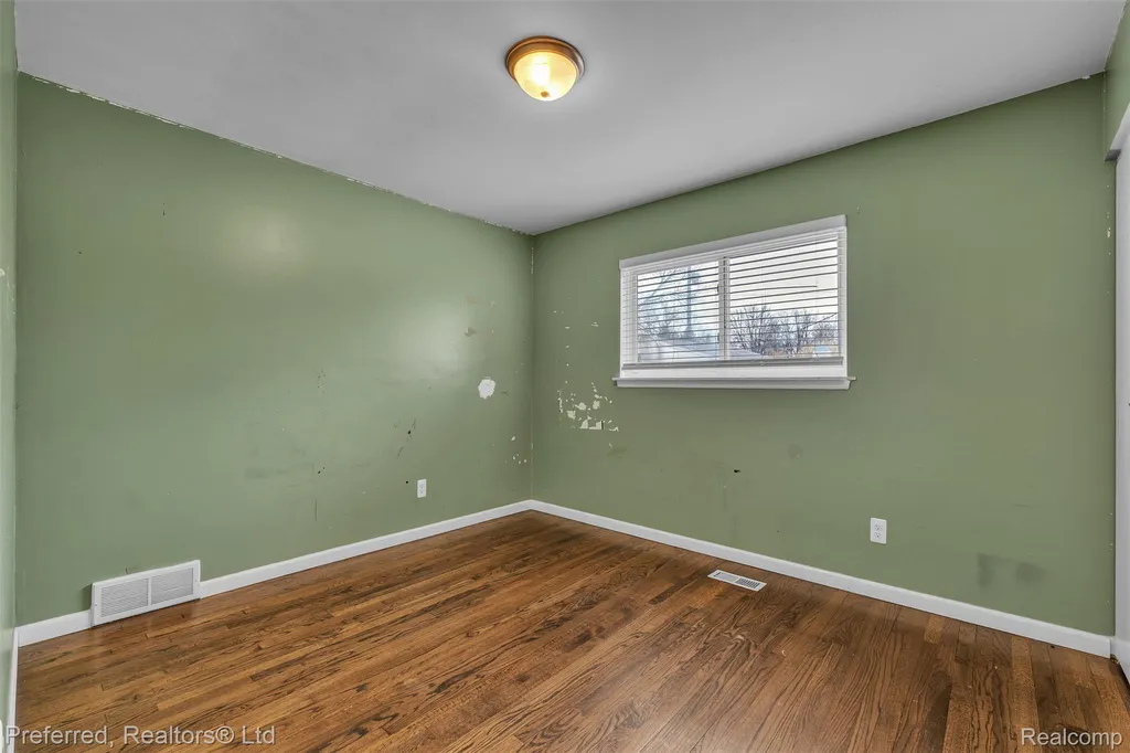 36231 Schley Avenue Westland City MI 48186