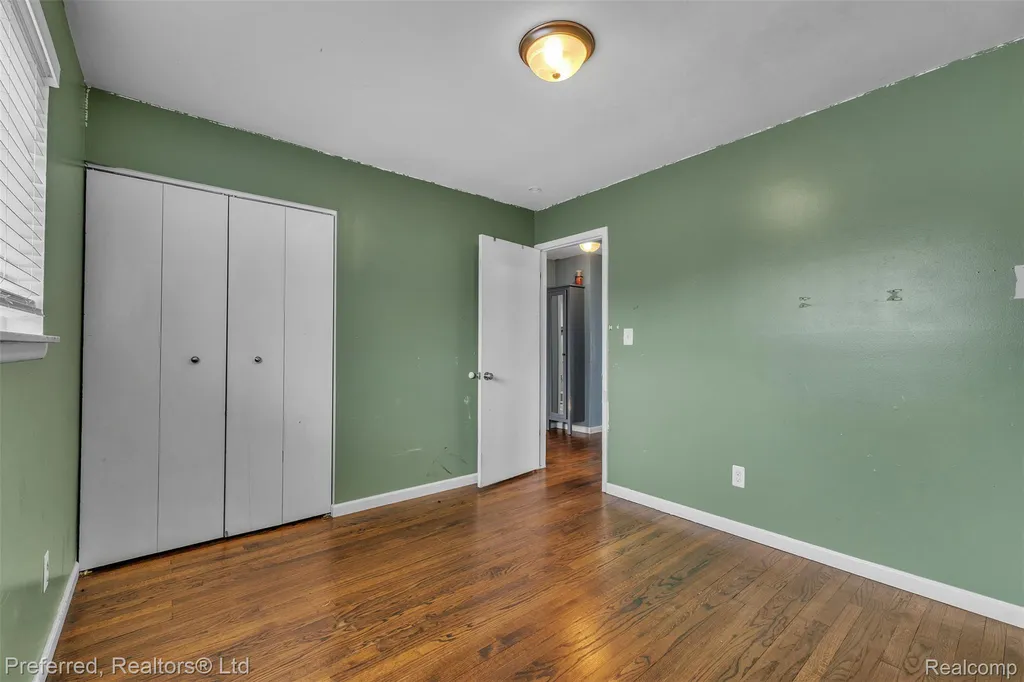 36231 Schley Avenue Westland City MI 48186